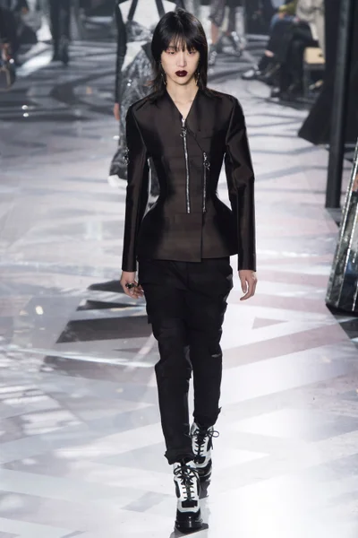 Look 46